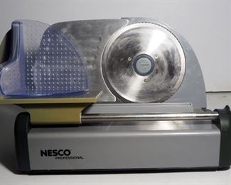 Nesco Professional Food Slicer Model FS-150PR, Powers On