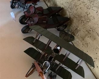 Berkeley vintage model T or A and 2 motor cycles. 1 no-plane EX condition
Cast Iron Stagecoach, unmarked, great condition.