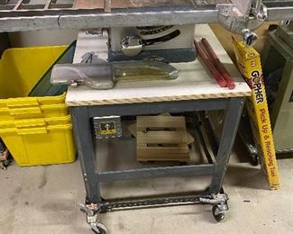 Craftsman Table Saw with Locking Wheels/Stand