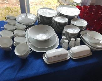 Large Noritake China set (100 pcs)