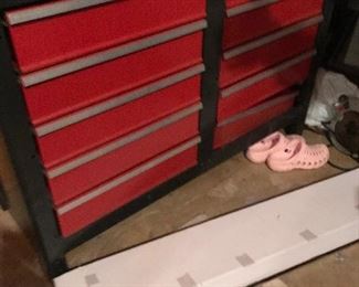 Tool chest
