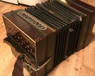 Bandonion accordian (vintage)