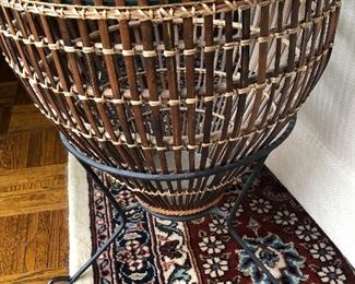 4 pieces of vintage fishing basket design side tables.
