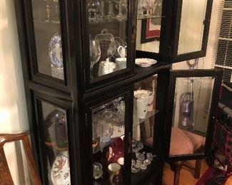 4 door vintage  china cabinet (Black)