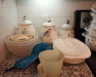 Misc Estate Kitchen items