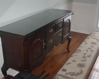 THOMASVILLE CHIPPENDALE STYLE SERVER