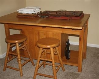 BAR / KITCHEN ISLAND WITH BAR STOOLS
