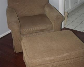 LA Z BOY CLOTH CHAIR + FOOT REST