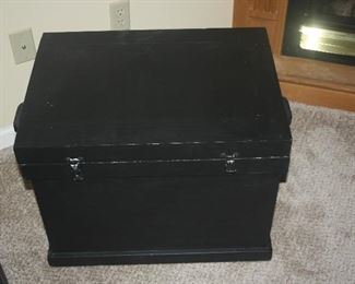 PRIMITIVE CARPENTERS BOX