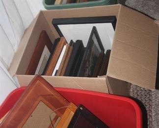 LOADS OF PICTURE FRAMES