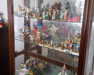 Large display cabinet