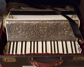 Vintage Accordian in case