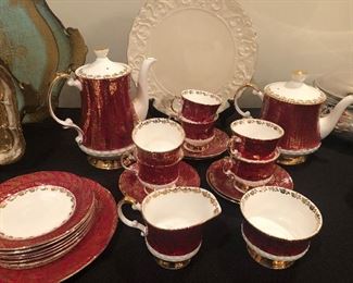 Vintage Elizabethan Tea Set 
Fine Bone China England
