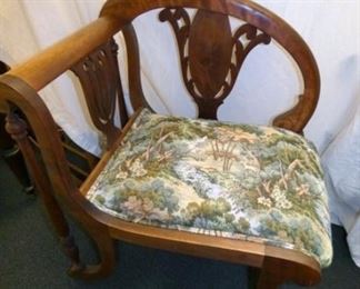 UNUSUAL VICTORIAN GOSSIP CHAIR