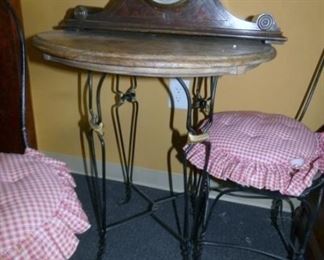 VIEW 2 CLOSEUP ICE CREAM TABLE SET