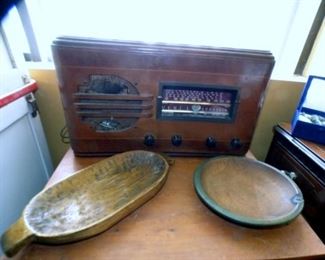 EARLY RADIO & DOUGH BOWLS