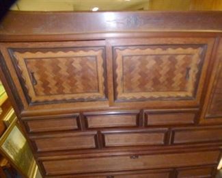 VIEW 4 W/MULTIPLE DOVETAILED DRAWERS