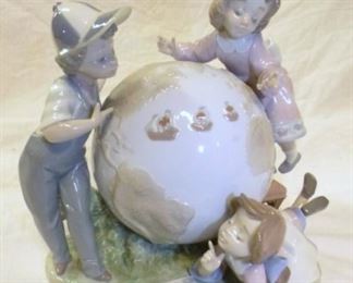 9IN. LLADRO W/CHILDREN