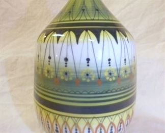 VIEW 2 CLOSE 11IN. ART VASE