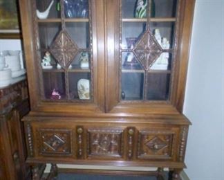 VIEW 2 CLOSEUP KITTINGER CHINA