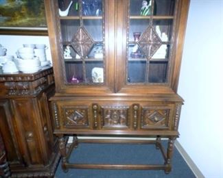 OAK KITTINGER CHINA CLOSET