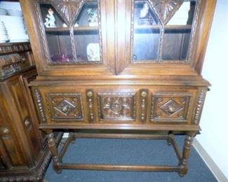 VIEW 2 BOTTOM OAK CHINA CLOSET