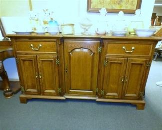 OAK SIDEBOARD