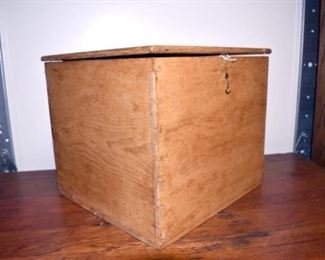 VIEW 2 14IN. DOVETAILED SHAKER BOX