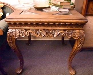 29IN. ORNATE MAH. GLASSTOP SIDE TABLE