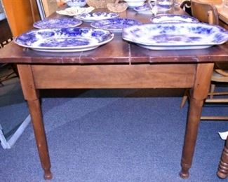 5FT. NC WALNUT PEGGED TABLE