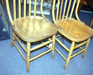 VIEW 2 CLOSEUP HAYWOOD WAKEFIELD TOTAL OF 5 CHAIRS