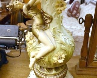 18IN. FIGURAL TABLE LAMP