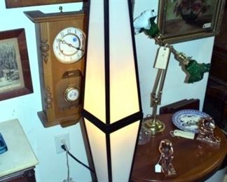 UNUSUAL MID CENTURY FLOOR LAMP