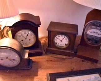 VARIOUS MANTEL CLOCKS