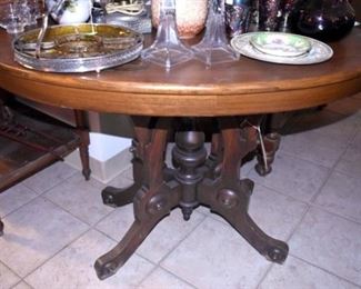 VIEW 2 WALNUT EASTLAKE TABLE