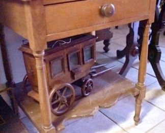 EARLY 1900'S WASHSTAND W/DRAWER