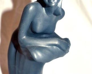 VIEW 2 CLOSEUP ROYAL DOULTAN