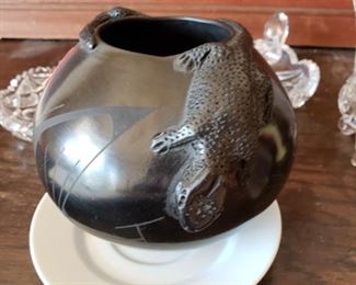 Mata Ortiz Indian Pottery - Genovena Quezada