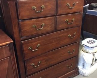 chest of drawers