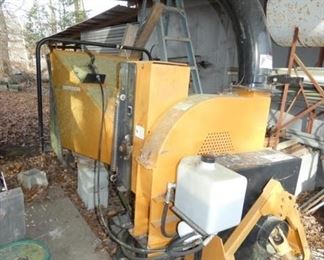 LIKE NEW WOODS MODEL 8100 WOOD CHIPPER 