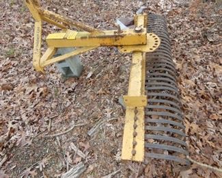 VIEW 2 3PT HITCH ROOT RACK 