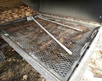 VIEW 3 INSIDE BBQ/CHICKEN COOKER 