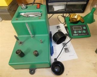 RCBS RELOADING TOOL AND SCALES 