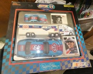 RICHARD PETTY MEMORIABILA 
