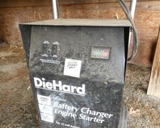 DIE HARD BATTERY CHARGER 