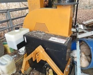 WOODS 8100 CHIPPER 