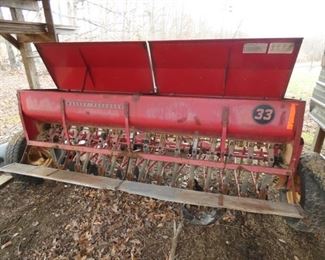 VIEW 2 BACKSIDE MASSEY FERGUSION DRILL 