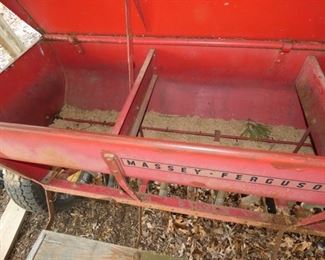 VIEW 4 INSIDE GRAIN DRILL 