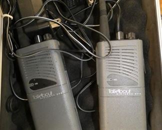 MOTEROLLA TALKABOUT WALKIE TALKIES 