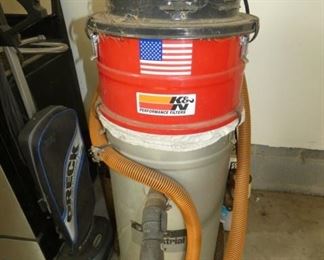 BLACK AND DECKER SHOP VAC 